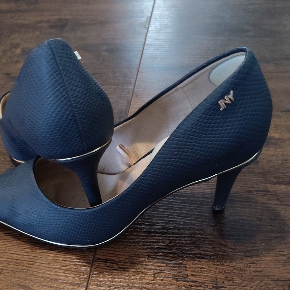 Jones New York Textured Navy Heels Womens Size 9 - Picture 1 of 4